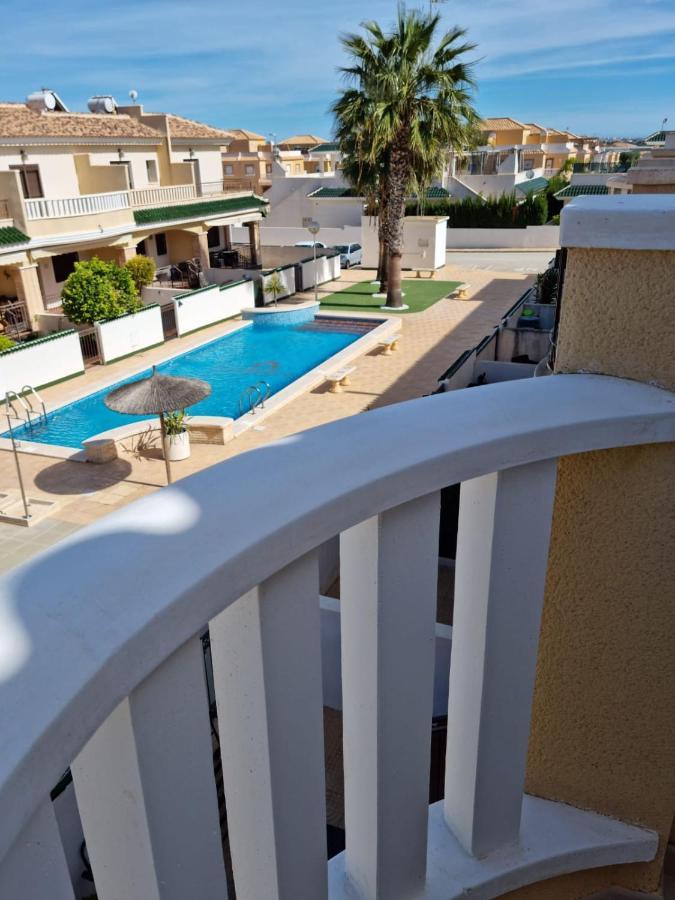 Agradable Adosado Con Piscina Villa Ciudad Quesada Luaran gambar