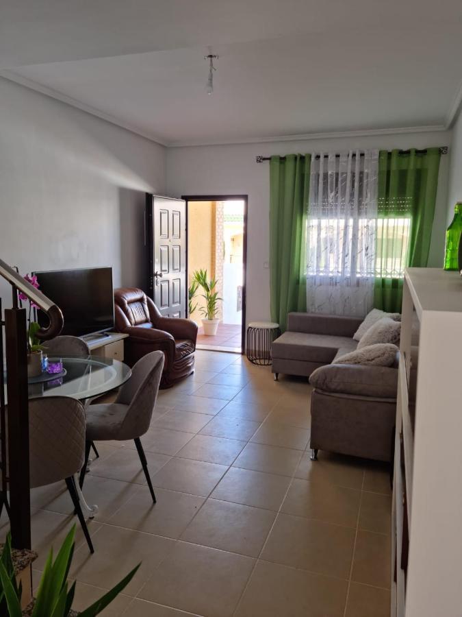 Agradable Adosado Con Piscina Villa Ciudad Quesada Luaran gambar