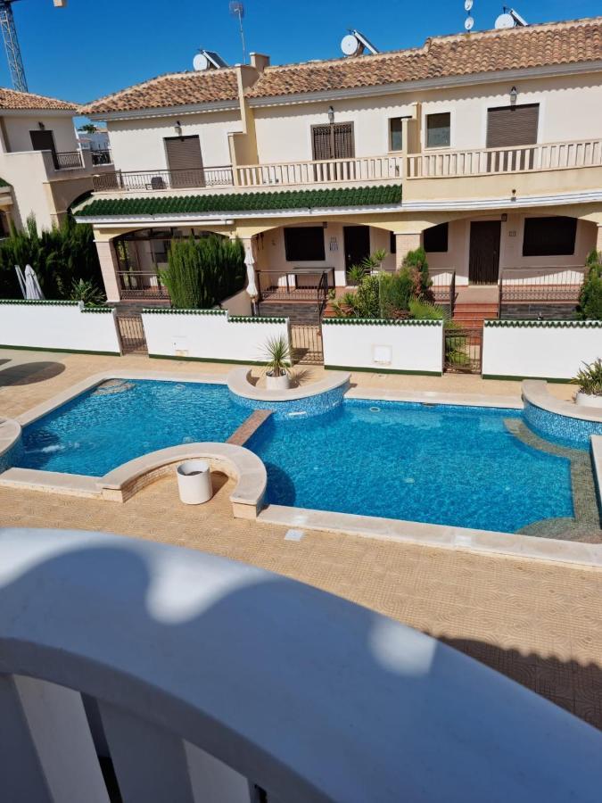 Agradable Adosado Con Piscina Villa Ciudad Quesada Luaran gambar