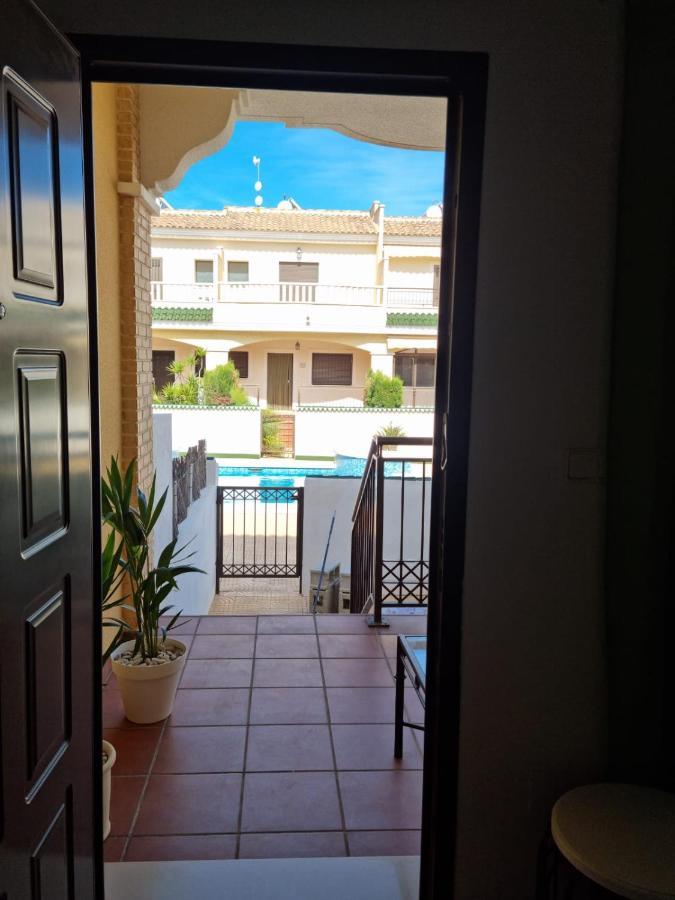Agradable Adosado Con Piscina Villa Ciudad Quesada Luaran gambar